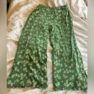 Toad & Co. green floral pants. Size M